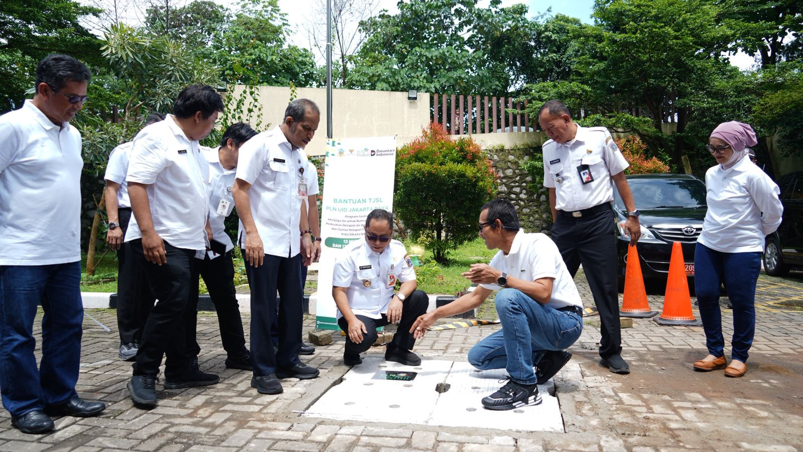 Cegah Genangan dan Banjir, PLN UID Jakarta Raya Salurkan Bantuan Sanitasi di Jakarta Selatan