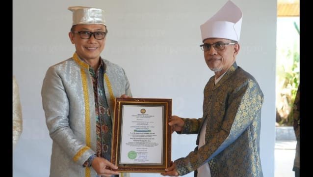 Kepala BKN Prof. Zudan Dianugerahi Gelar Kehormatan Adat Kesultanan Ternate