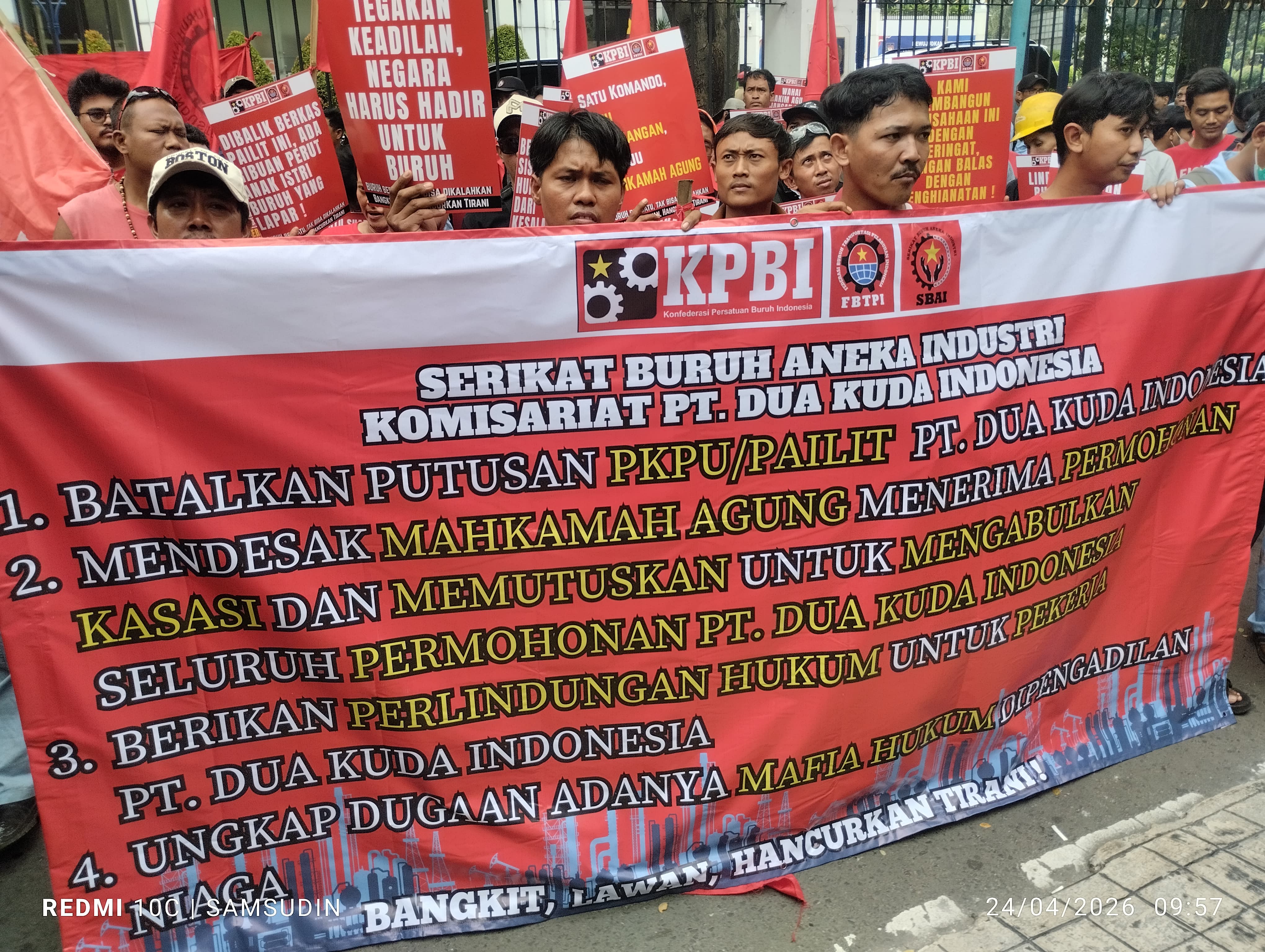 Unjuk Rasa Buruh Hari Ini - (Ada 0 foto)